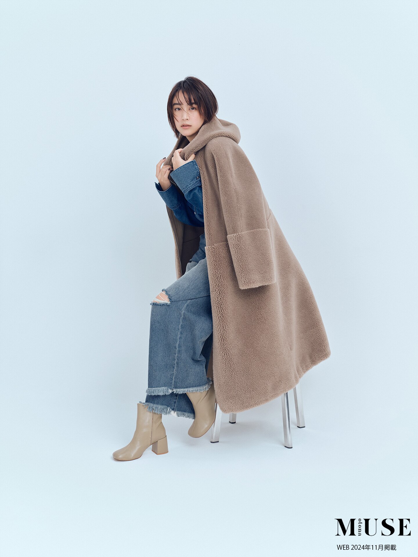 otona MUSE WEB掲載】山本美月さんが纏う、本命コート3選 | GRACE