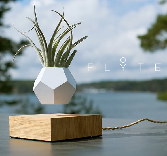 磁力で空中に浮かぶプランター FLYTE LYFE 磁力で空中に浮かぶ