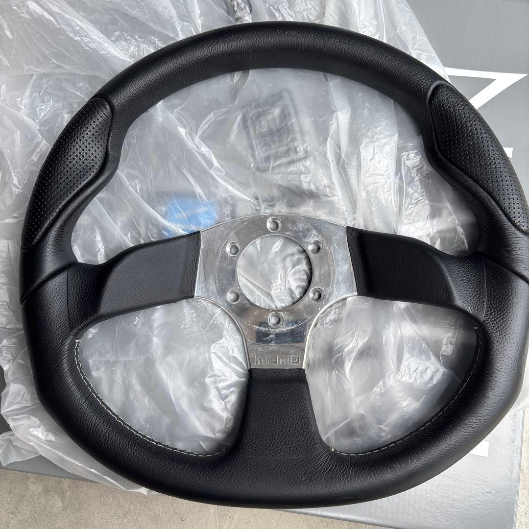momo ステアリングホイール 35パイ Amazon | MOMO(モモ) ステアリング ジェット 35パイ BK J-2